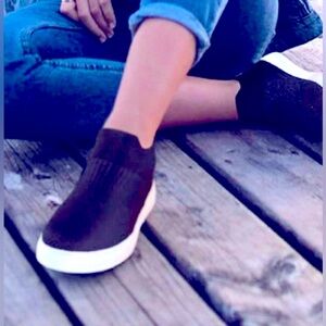 Adokoo Women's Fashion Sneakers High Top Comfy Casual Slip on Shoes (Black,US9)